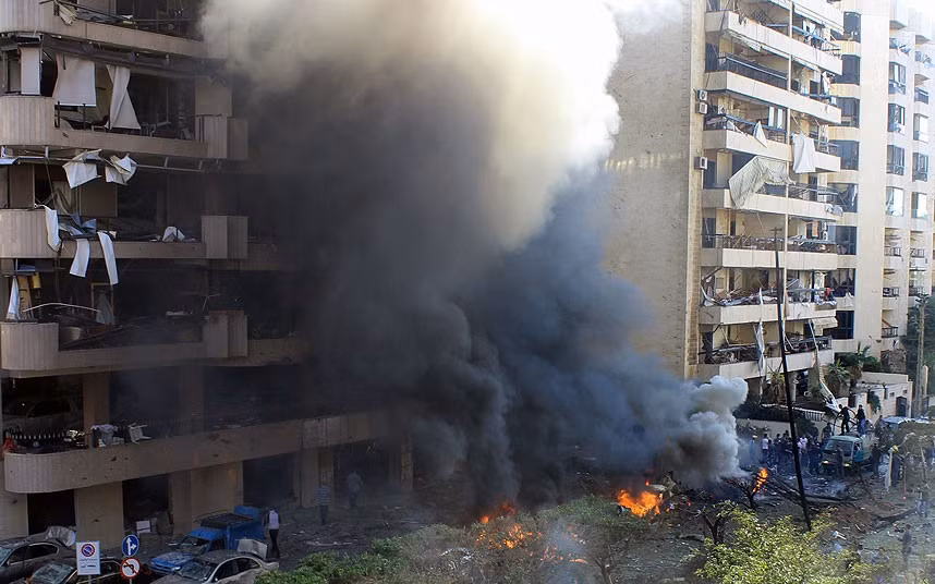 Một nhóm tử vì đạo liên kết với mạng lưới khủng bố al-Qaeda, Lữ đoàn Abdullah Azzam, tuyên bố nhận trách nhiệm gây ra vụ đánh bom kép.
