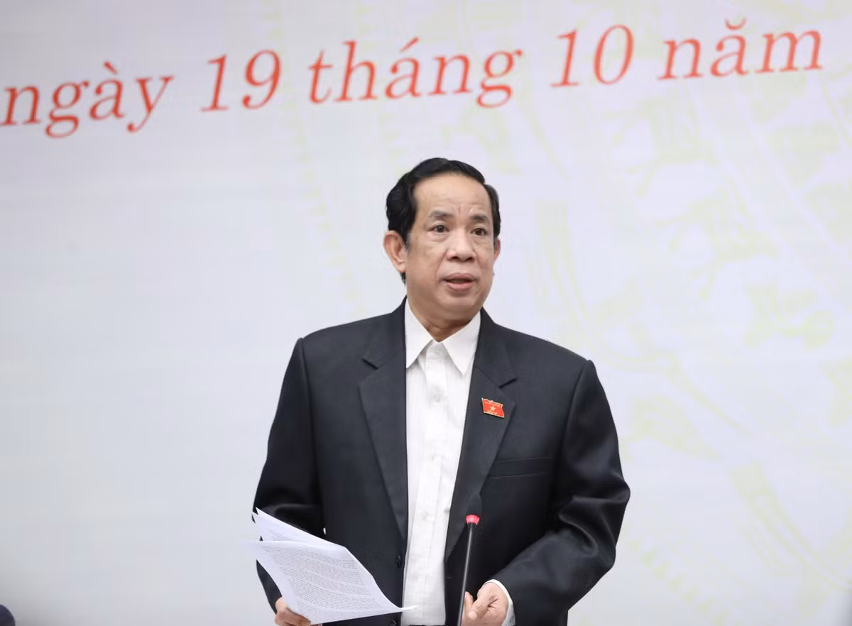 Dia phuong ra nhieu van ban chong dich phai dinh chinh gay phan cam