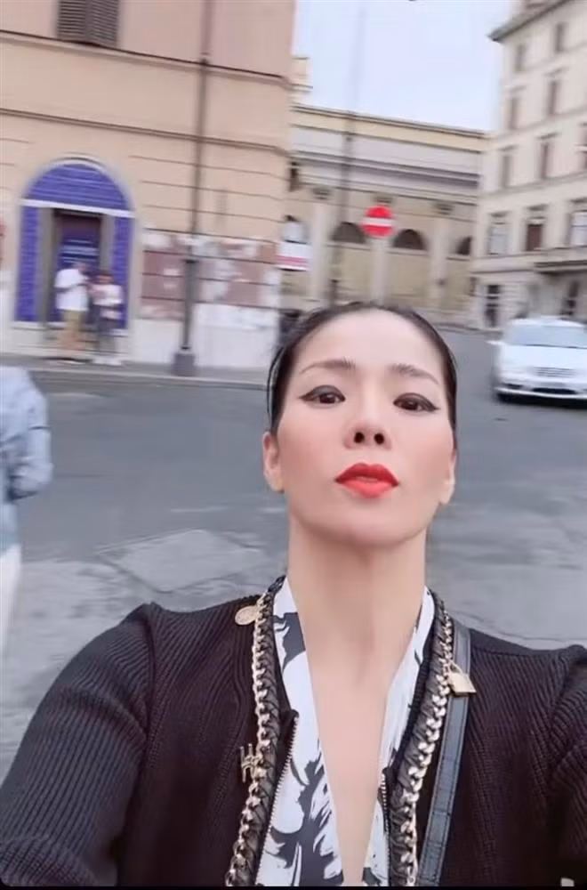 Le Quyen trang diem nhu dien tuong khi vi vu chau Au voi tinh tre-Hinh-3