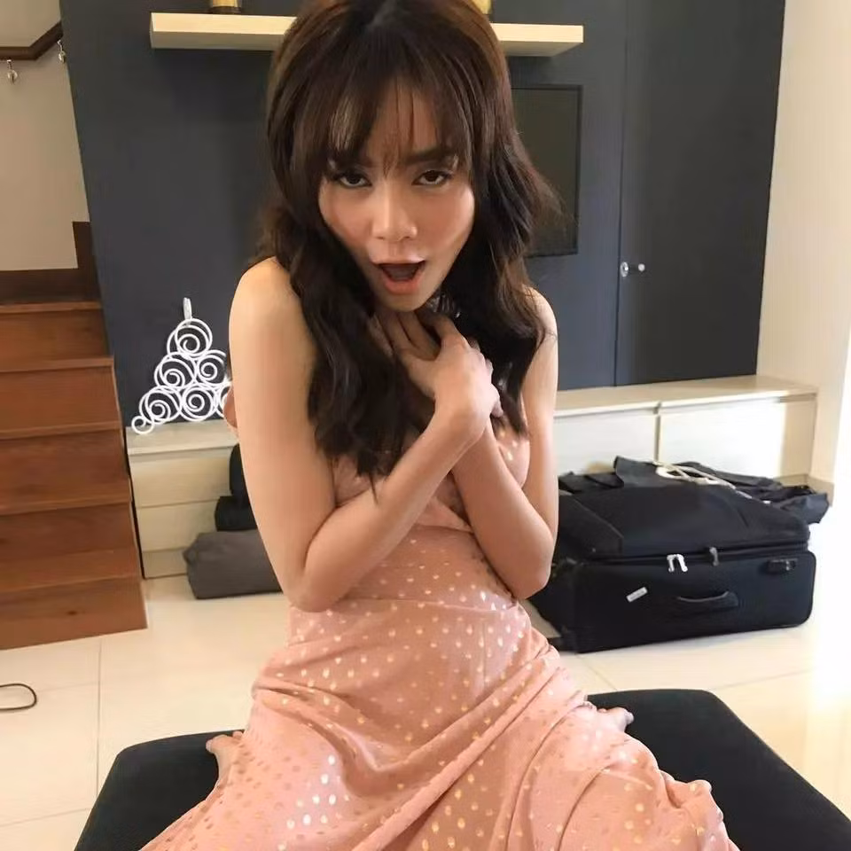 Ninh Duong Lan Ngoc mat ve ngoc nu qua goc may chi em-Hinh-13
