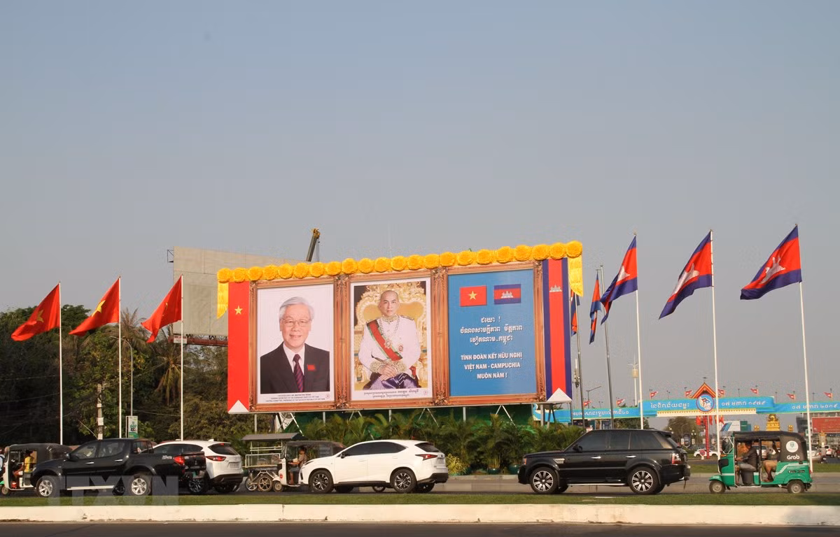 Tong Bi thu, Chu tich nuoc ket thuc tot dep chuyen tham Lao, Campuchia