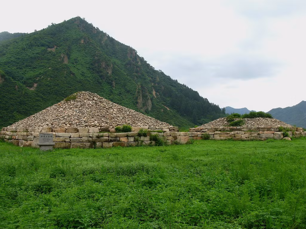 Kham pha khu lang mo co noi tieng the gioi cua Trieu Tien-Hinh-2