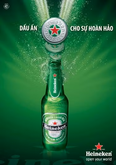 Chai Heineken với nhãn giấy bạc và nắp khắc nổi mang tính đột phá làm tôn thêm đẳng cấp của Heineken, tạo diện mạo khác biệt và tươi mới về tính thượng hạng, truyền cảm hứng trải nghiệm sáng tạo đến người tiêu dùng ngay cả trước khi mở nắp.