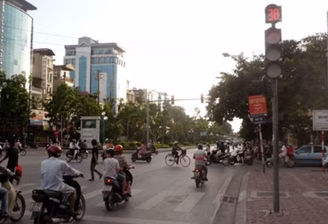 Cho dù vi phạm, nếu bị xử lý tiền phạt có thể lên tới tiền triệu nhưng nhiều người dân vẫn mặc kệ...