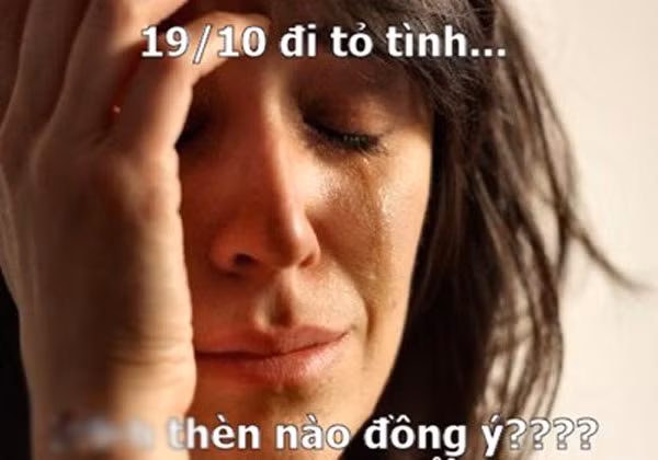 Không phải chỉ riêng cánh đàn ông mà cánh chị, em phụ nữ cũng đi tỏ tình trong dịp 20/10.