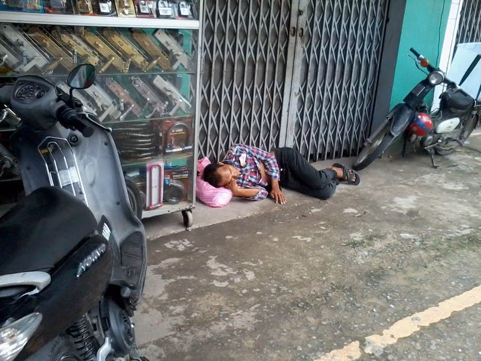 "Những mảnh đời bất hạnh....".