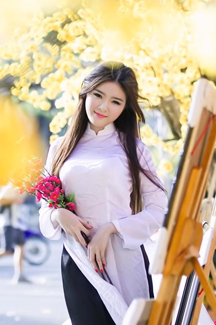 Nét dịu dàng của người con gái Việt Nam. 