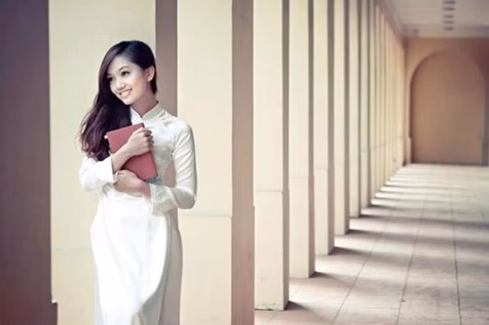 Thướt tha.