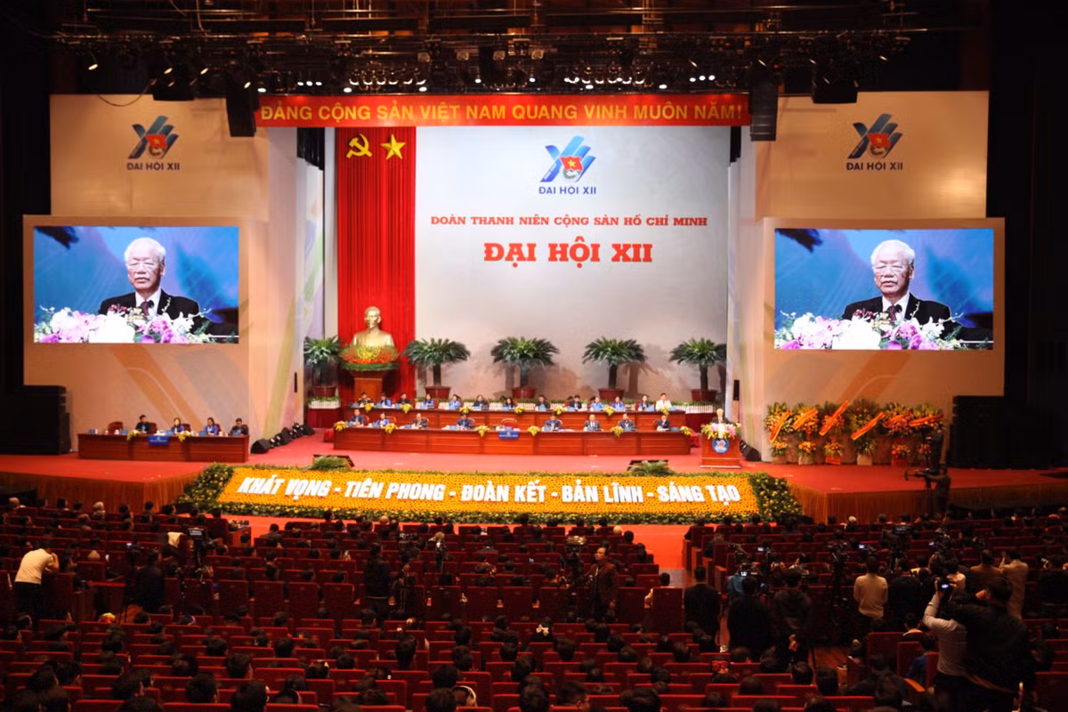 Tong Bi thu nhan gui the he tre ca nuoc hai chu 