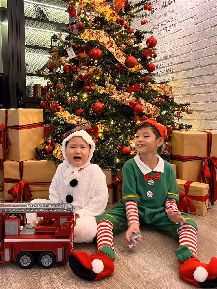 Biểu cảm hài hước, dễ thương của "thỏ trắng" Hayden. Cậu bé trước đó nổi tiếng là "thánh meme" trên mạng xã hội.