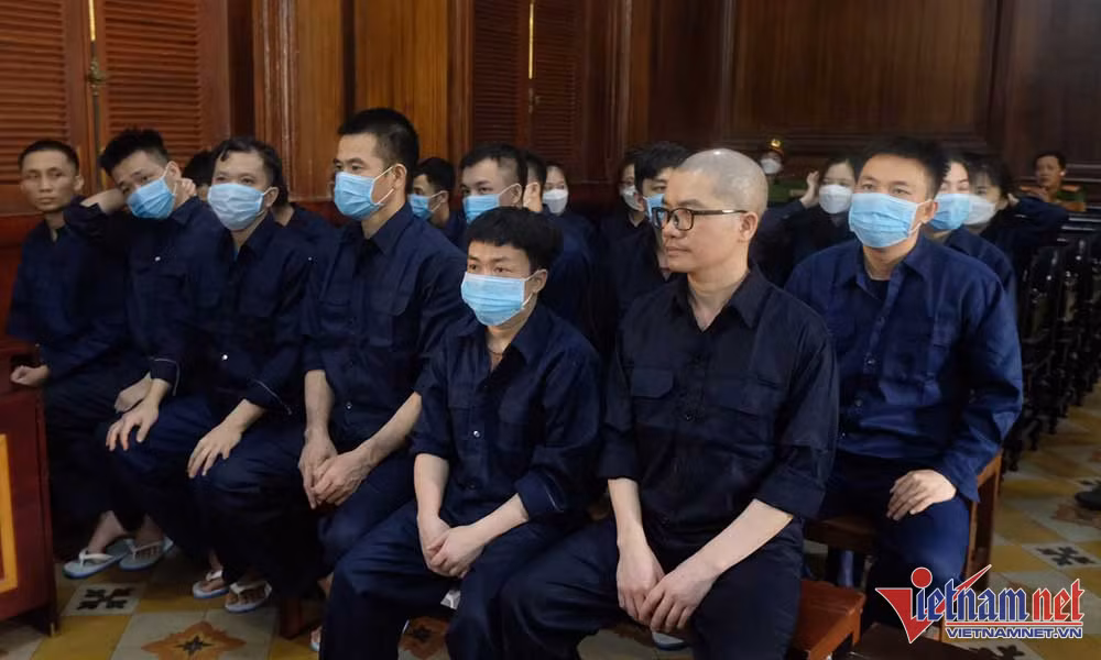 Nguoi quet don tai Cty Alibaba cung bi du vay tien ty mua 
