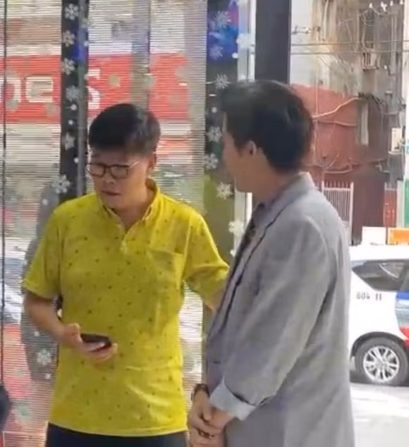 Phước Sang xuất hiện tại sự kiện giải trí, dung mạo thế nào? - Hình 5 Phuoc Sang xuat hien tai su kien giai tri, dung mao the nao?-Hinh-5