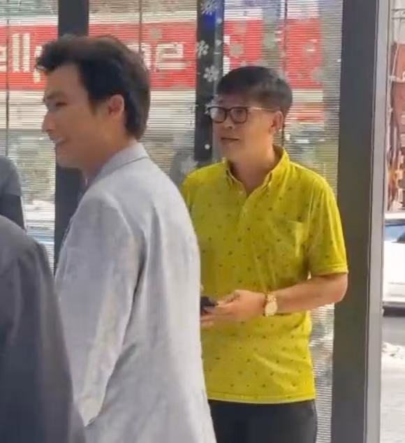 Phước Sang xuất hiện tại sự kiện giải trí, dung mạo thế nào? - Hình 2 Phuoc Sang xuat hien tai su kien giai tri, dung mao the nao?-Hinh-2