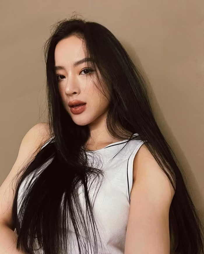 Tu 'ba me nhi', Angela Phuong Trinh hoa than thanh 'nu hoang co bap'
