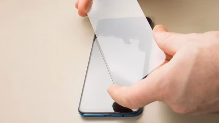Smartphone co can mieng dan bao ve man hinh?