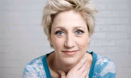 Edie Falco (chẩn đoán năm 2003, lúc đó 40 tuổi). Khi ngôi sao ca nhạc Sopranos Edie Falco được chẩn đoán bị ung thư vú, gần như cô vẫn cố gắng giữ bí mật thông tin này. Falco lặng lẽ điều trị căn bệnh quái ác và xuất hiện trước công chúng với mái tóc ngắn hơn trong năm 2004.