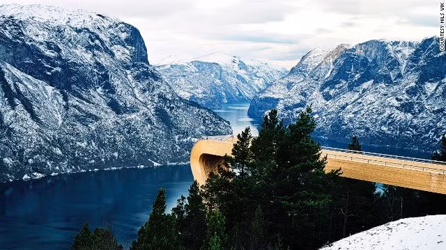 Stegastein Lookout (Na Uy) là một điểm ngắm cảnh hết sức ấn tượng cho du khách ưa mạo hiểm.