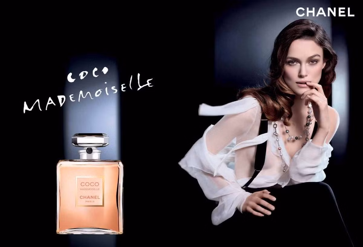 Nhãn hiệu Coco Mademoiselle của hãng nước hoa nổi tiếng Chanel do nữ diễn viên kiêm người mẫu Keira Knightley quảng cáo.