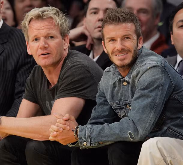 Cầu thủ David Beckham (phải) và đầu bếp Gordon Ramsay là cặp bạn thân trong nhiều năm. Sau khi giã từ sự nghiệp bóng đá, Beckham đã bắt tay cùng bạn thân chuẩn bị mở nhà hàng Union Street Café, nằm ngay bên bờ sông Thames ở Borough, London.