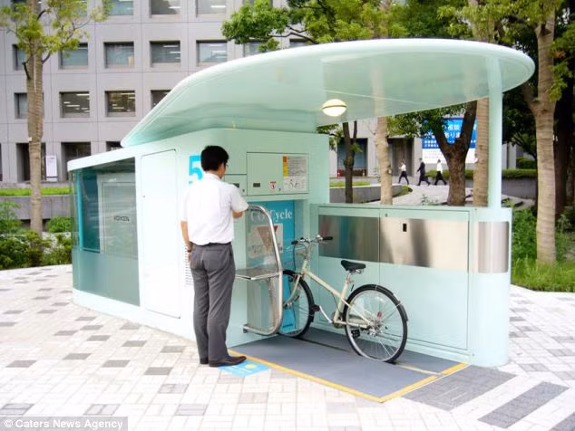 Nhật Bản đang đau đầu bởi dân số quá cao, kéo theo số lượng phương tiện di chuyển cũng tăng cao. Xe đạp hiện là phương tiện phổ biến của người Nhật Bản nên việc tìm được một nơi giữ xe đạp cũng là một thử thách khó khăn.