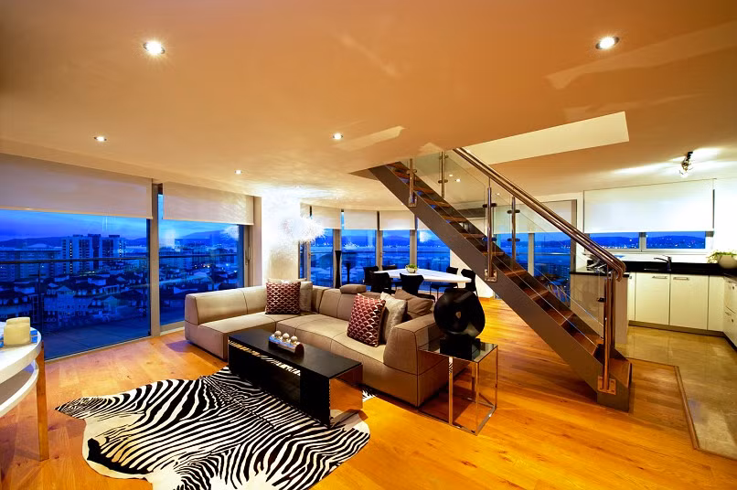 Căn hộ penthouse tại Ocean Marina Village, Gibraltar với không gian nội thất hết sức xa hoa và tiện nghi. Căn hộ được rao bán với giá gần 1,4 triệu USD.