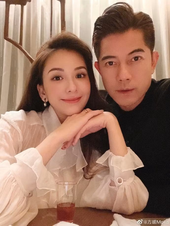 7 sao nam Hoa ngu cuoi vo dang tuoi con