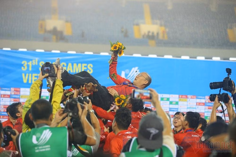Vừa giành HCV SEA Games, U23 Việt Nam lập tức lên đường dự giải châu Á - Hình 2 Vua gianh HCV SEA Games, U23 Viet Nam lap tuc len duong du giai chau A-Hinh-2