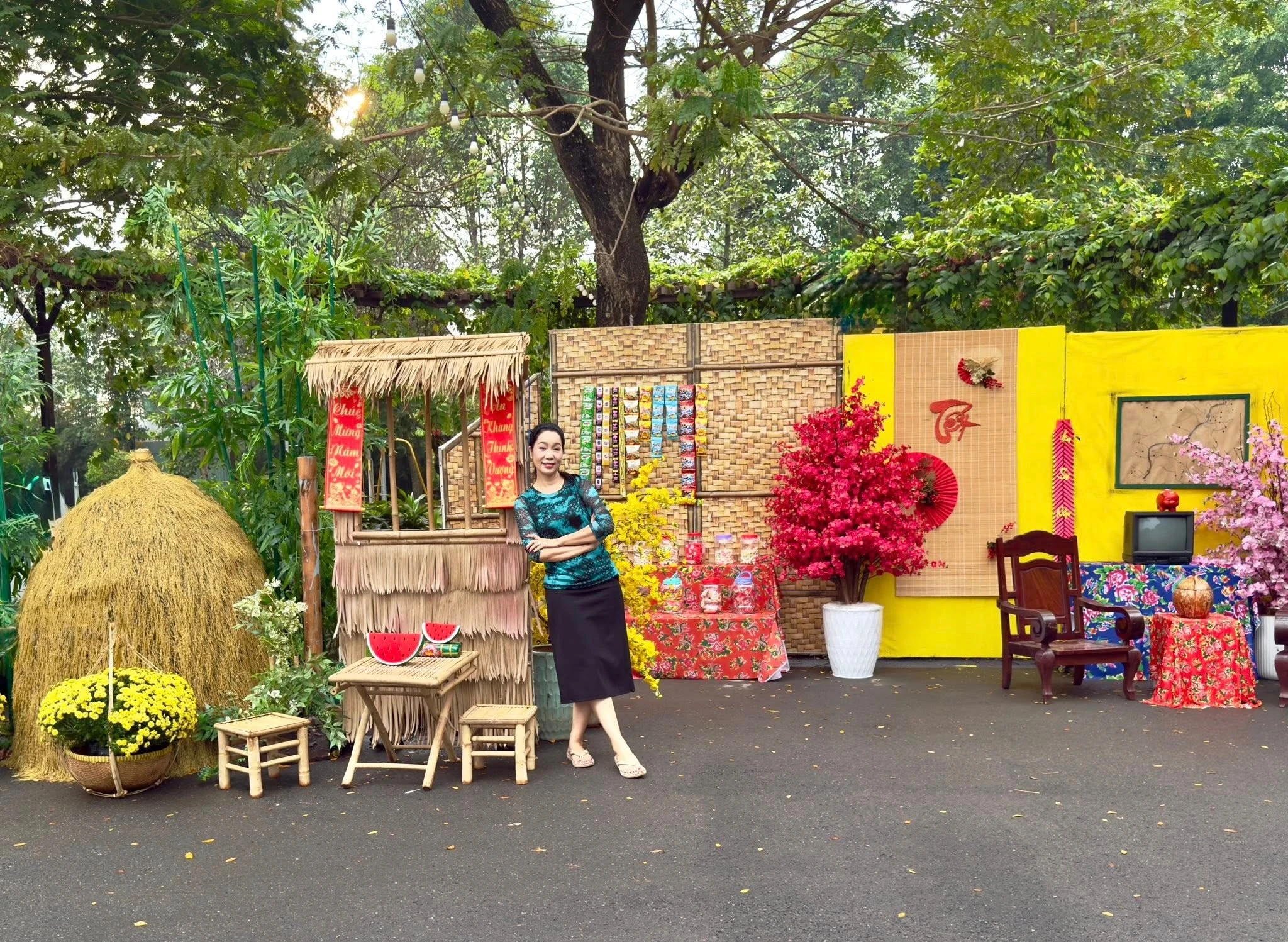 Biệt thự của NSND Trịnh Kim Chi ngập không khí làng quê đón Tết 