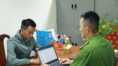 Bắt nhóm đối tượng hack facebook lừa đảo chiếm đoạt tài sản
