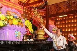 Chủ tịch Quốc hội Trần Thanh Mẫn dâng hương tại đền Bến Dược, TP.HCM