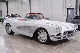 Chiếc xe Chevrolet Corvette 1958 cổ lỗ sĩ rao bán đắt hơn siêu xe 