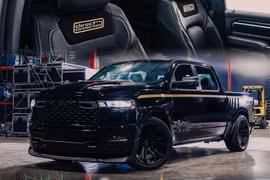 Ngắm "khủng long" bán tải Ram 1500 bản độ DC650, giá từ 2,36 tỷ đồng
