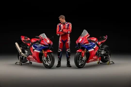 Honda CBR1000RR-R Fireblade SP Dean Harrison Edition hơn 932 triệu đồng