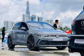 Cận cảnh Volkswagen Golf vừa ra mắt Việt Nam, từ 798 triệu đồng