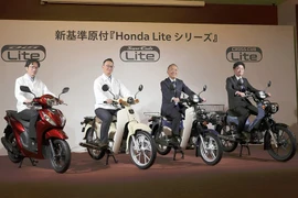 Honda ra mắt 3 mẫu xe máy huyền thoại Super Cub 2026 "giá mềm"
