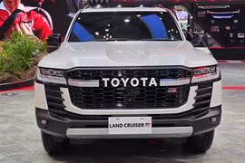 Cận cảnh Toyota Land Cruiser 300 GR Sport từ 4,3 tỷ, có về Việt Nam?