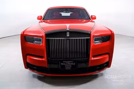 Tận mục Rolls-Royce Phantom VIII siêu sang "full đỏ rực" hơn 20 tỷ đồng