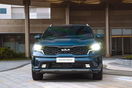 Kia Sorento PHEV đang giảm tới gần 150 triệu đồng tại đại lý Việt
