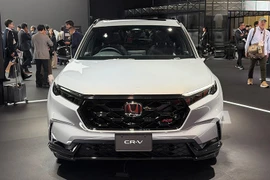 Cận cảnh Honda CR-V e:HEV RS Black Edition đặc biệt, sắp về Việt Nam