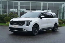 Kia Carnival Hybrid tại Việt Nam giảm giá, còn dưới 1,8 tỷ đồng 