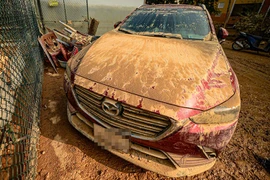 "Choáng" với phí sửa chữa ôtô ngập nước lên đến gần 540 triệu đồng