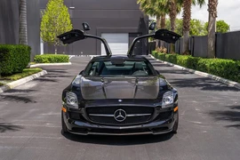 Mercedes-Benz SLS AMG GT 2015 "siêu lướt" đấu giá, dự kiến gần 8 tỷ đồng