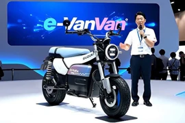 Suzuki VanVan 1970s được "tái sinh" thành xe máy chạy điện e-VanVan