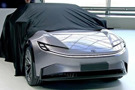 Toyota Corolla hoàn toàn mới lộ diện trước ngày ra mắt