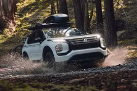 Mitsubishi sắp ra mắt SUV off-road mạnh hơn Outlander Trail Edition