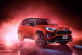 Toyota tố đối thủ bán ôtô hybrid "giả cầy” đánh lừa người dùng