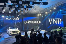 Cận cảnh Mercedes-Benz E-Class 2025 tại Việt Nam, từ 2,449 tỷ đồng