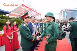 Đại tướng Phan Văn Giang dự Lễ giao nhận quân tại Cao Bằng