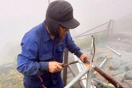 Quảng Ninh gia cố khu vực nguy hiểm trên chùa Đồng Yên Tử trước mùa lễ hội