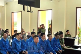 Cần Thơ: Mâu thuẫn việc đòi nợ, 14 bị cáo xách "hàng lạnh" đi gây án